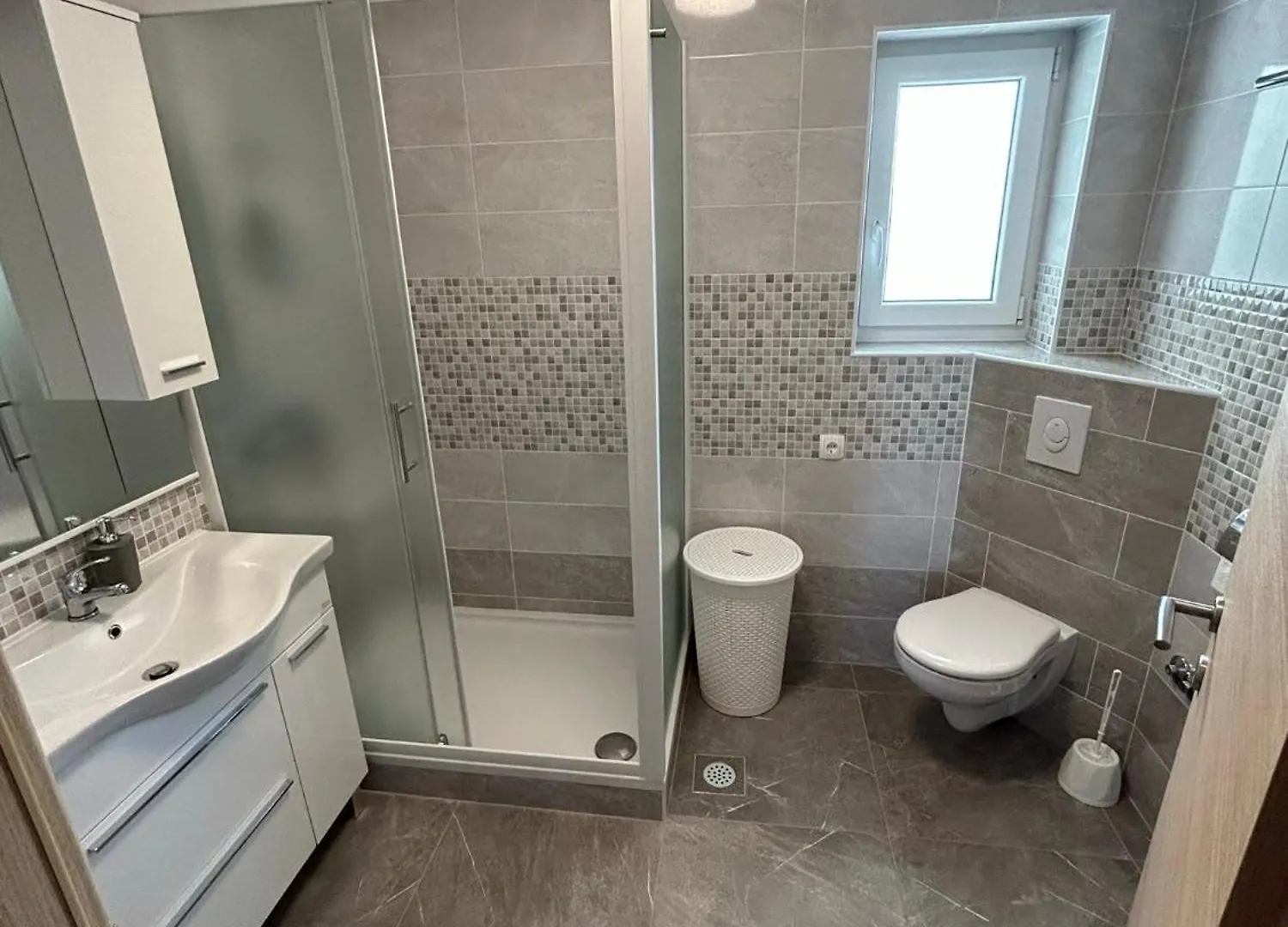 Apartments With A Parking Space Porat, Krk - 22186 Malinska